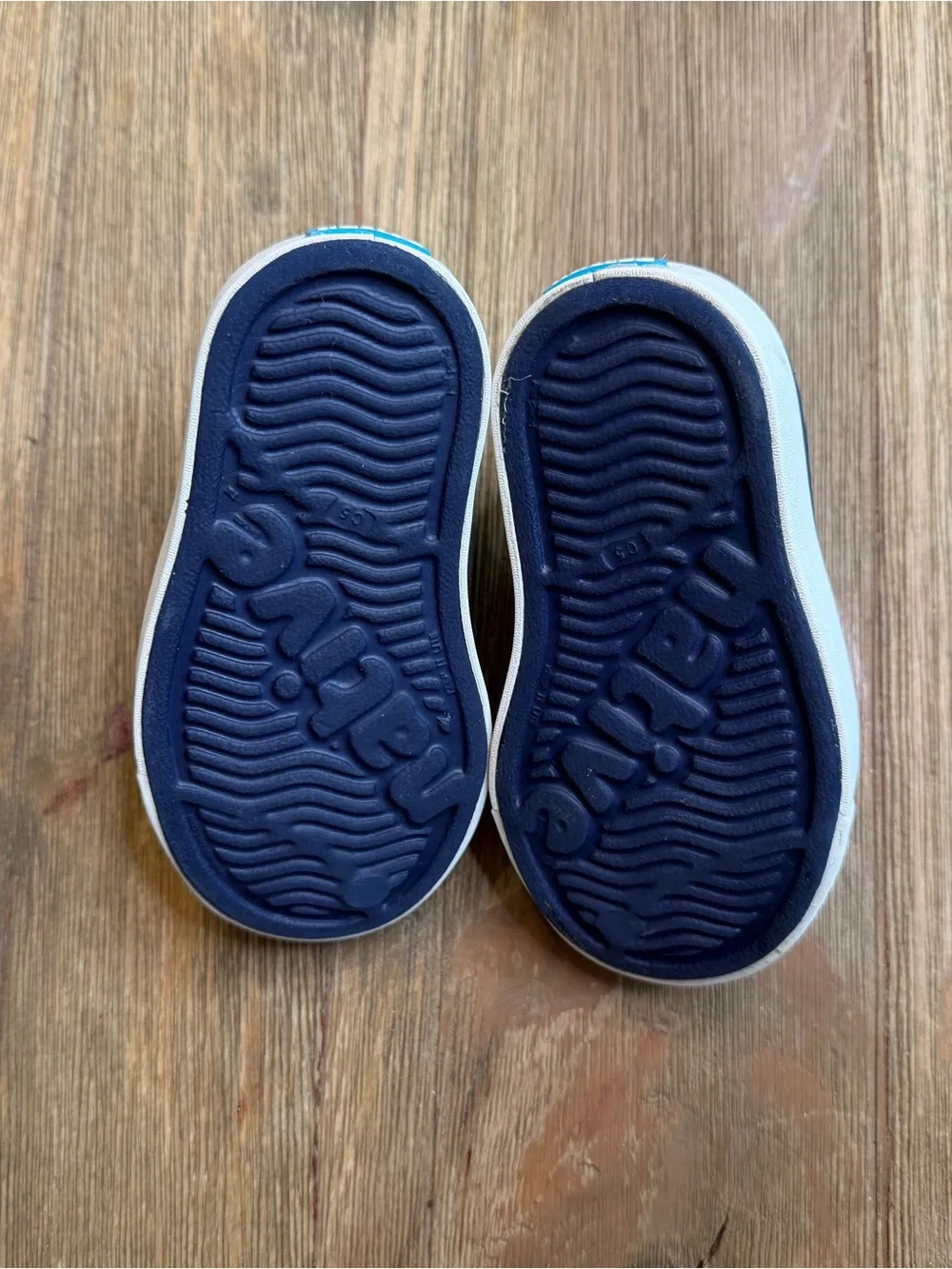 Native Shoes lightweight navy